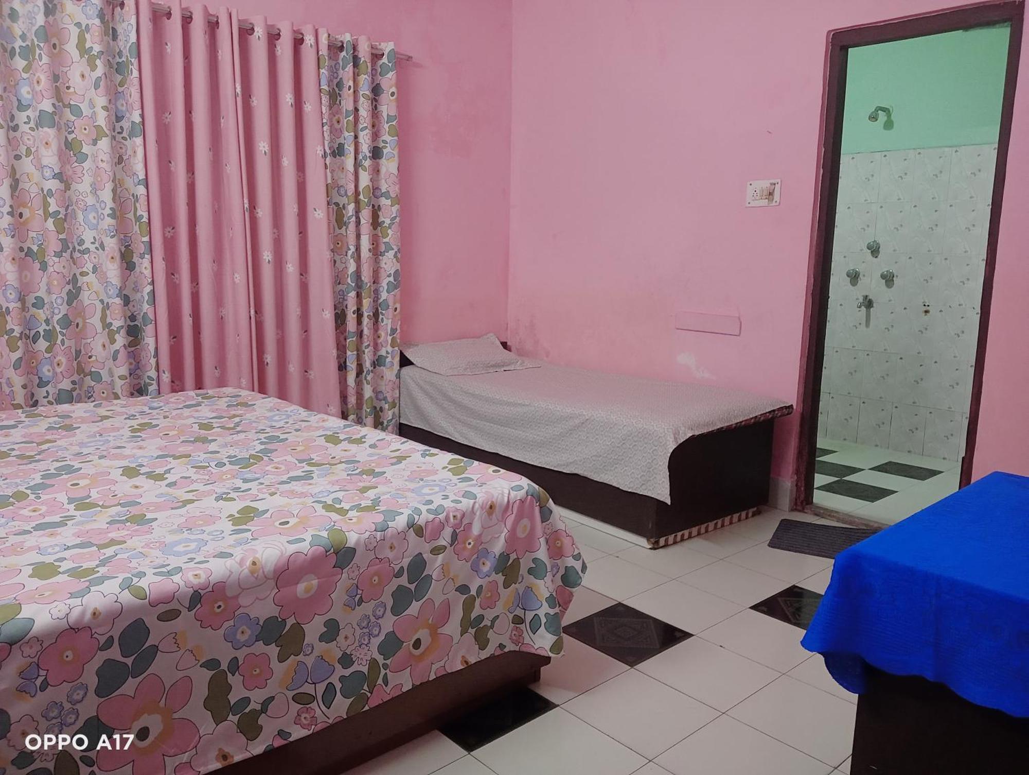 Swaroop Ashray Homestay Siliguri Camera foto